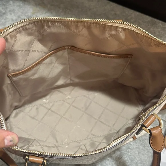 Michael Kors Large Sierra Satchel - Picture 6 of 9